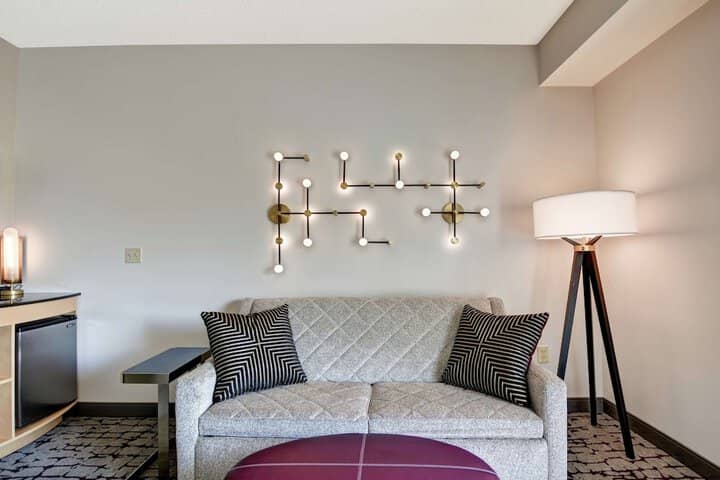 Room 10 of 30