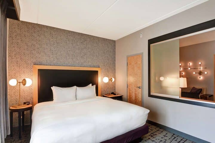 Room 7 of 30