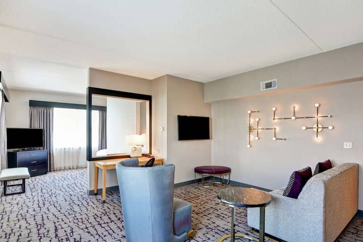 Room 12 of 30