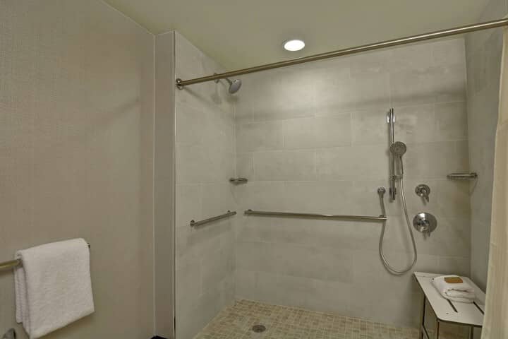 Room 15 of 30
