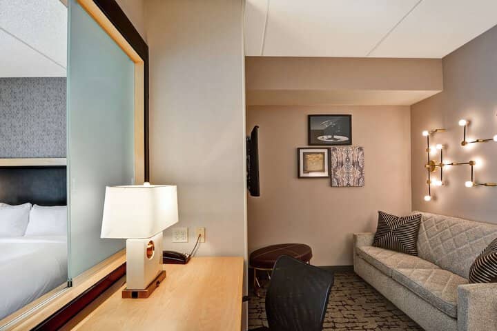 Room 14 of 30