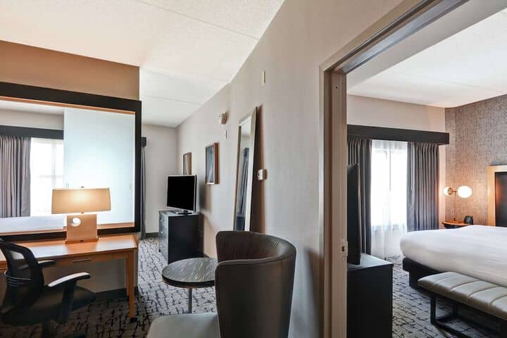 Room 9 of 30